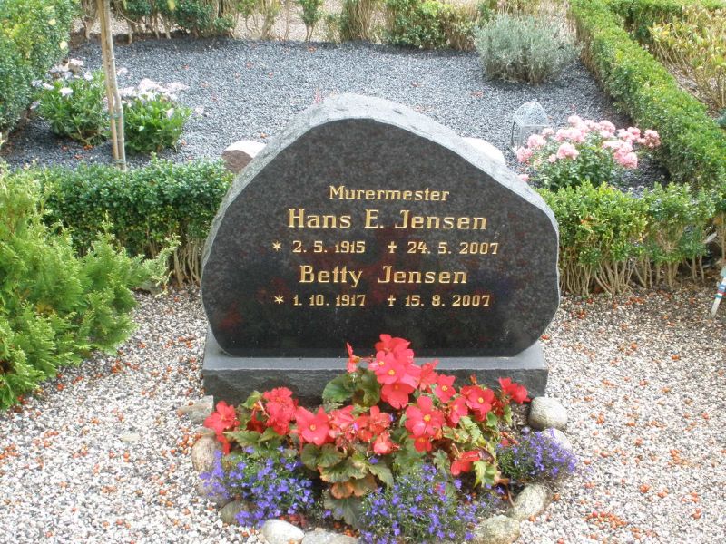 Betty Jensen.JPG